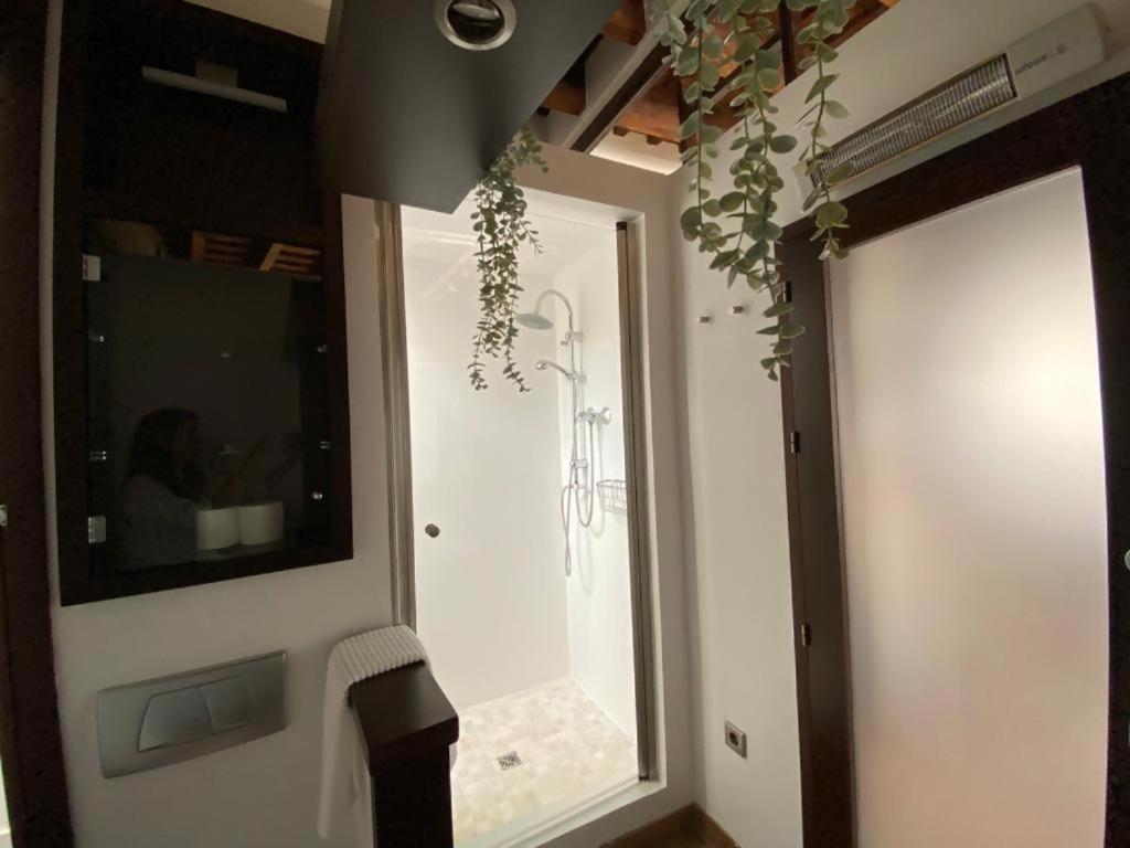Appartamento Hostfy Centro Puerta Osario Siviglia Esterno foto